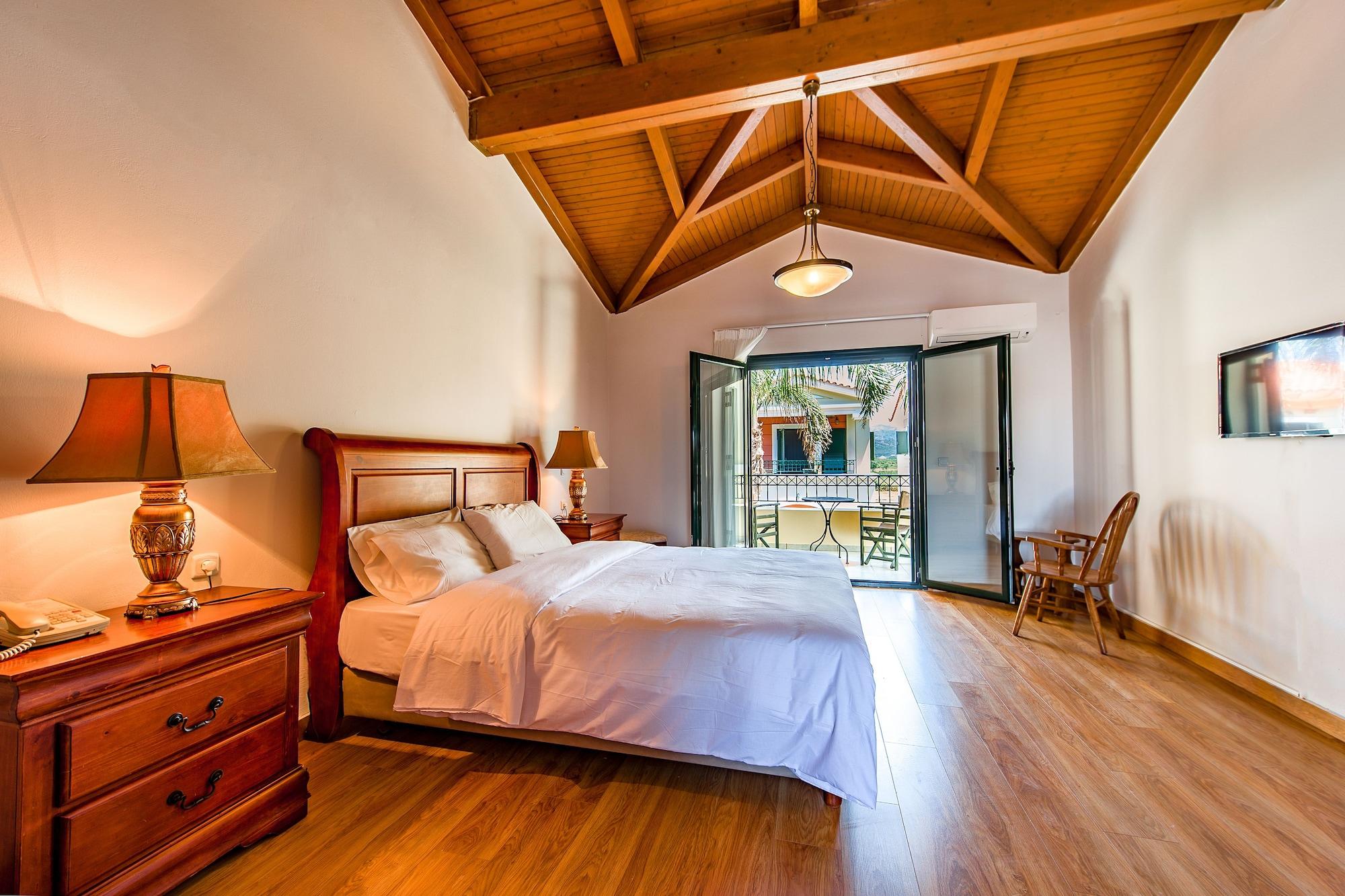 Messina Resort Hotel Kyparissia Bagian luar foto