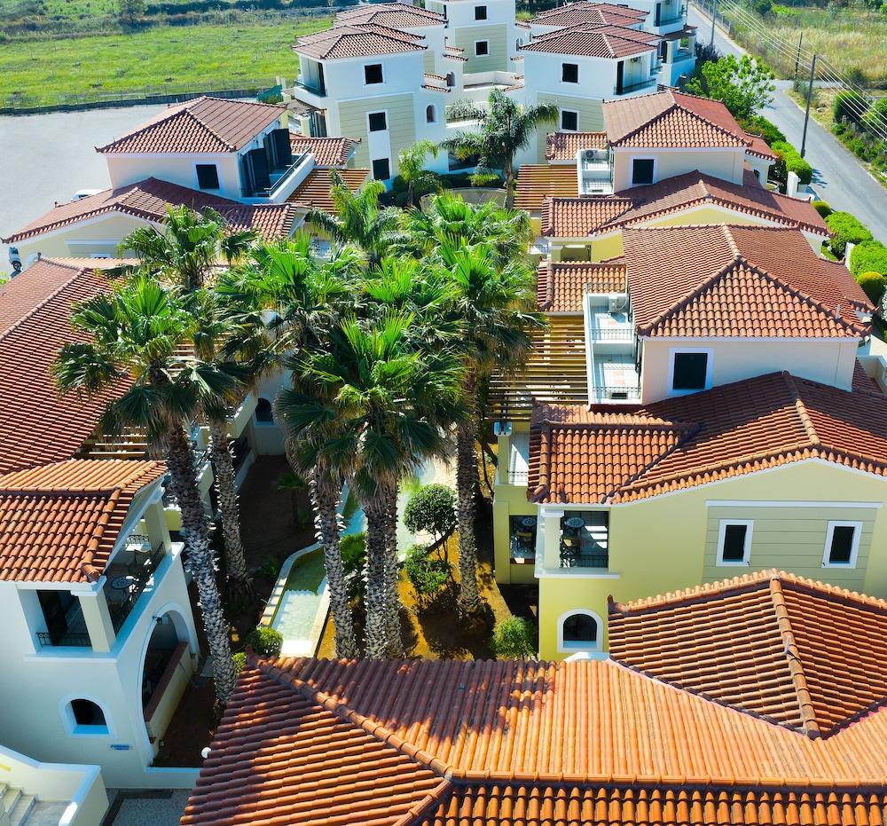 Messina Resort Hotel Kyparissia Bagian luar foto