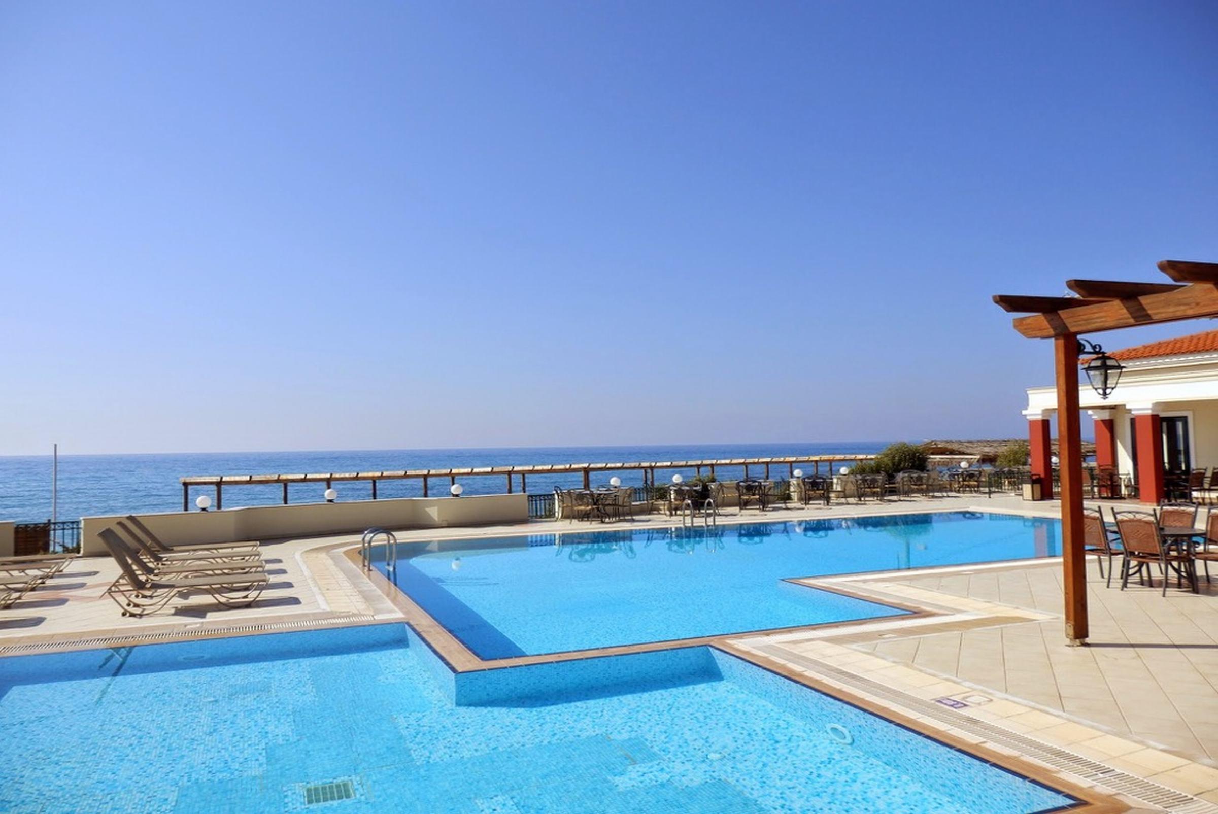 Messina Resort Hotel Kyparissia Bagian luar foto