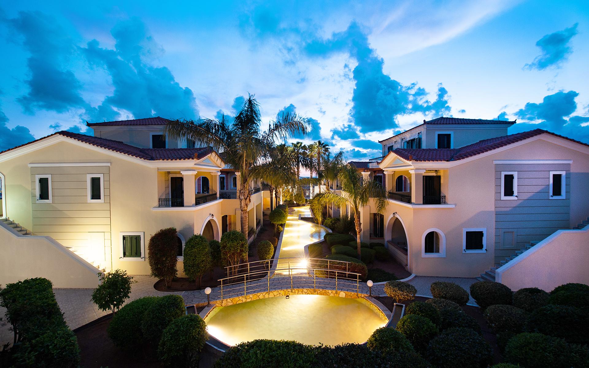 Messina Resort Hotel Kyparissia Bagian luar foto