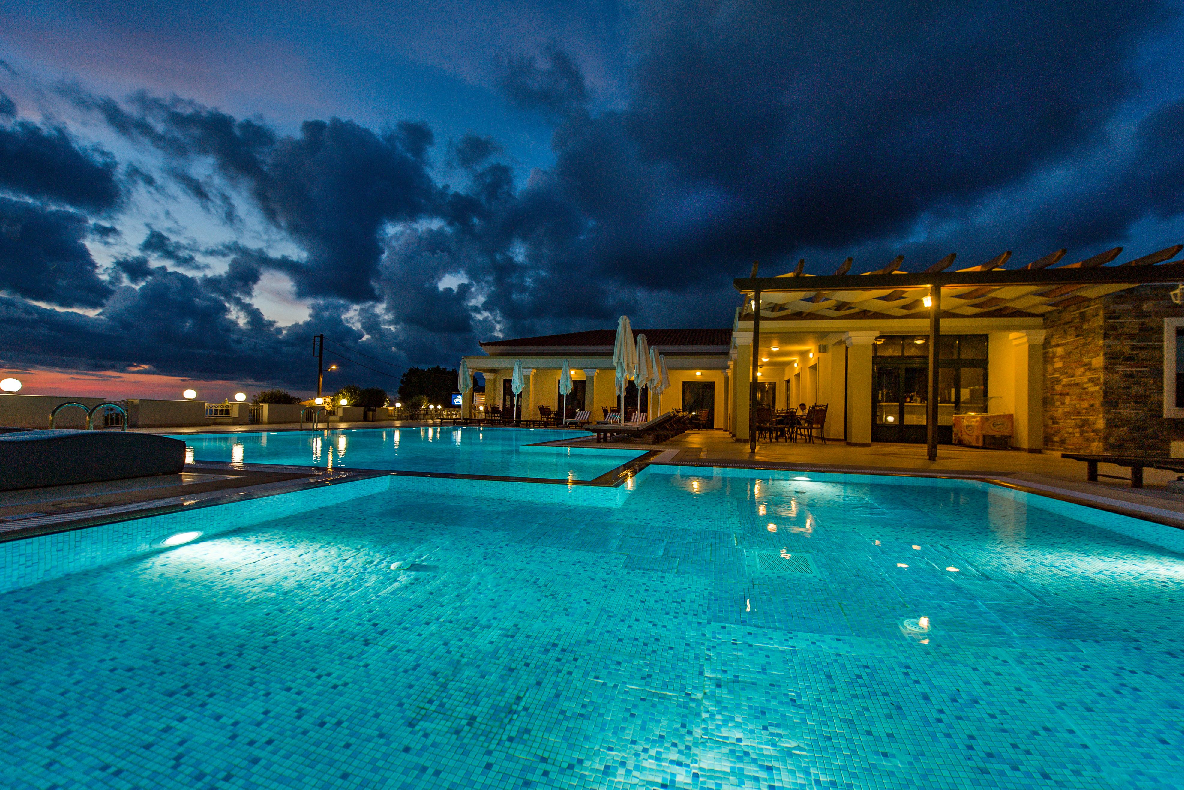 Messina Resort Hotel Kyparissia Bagian luar foto