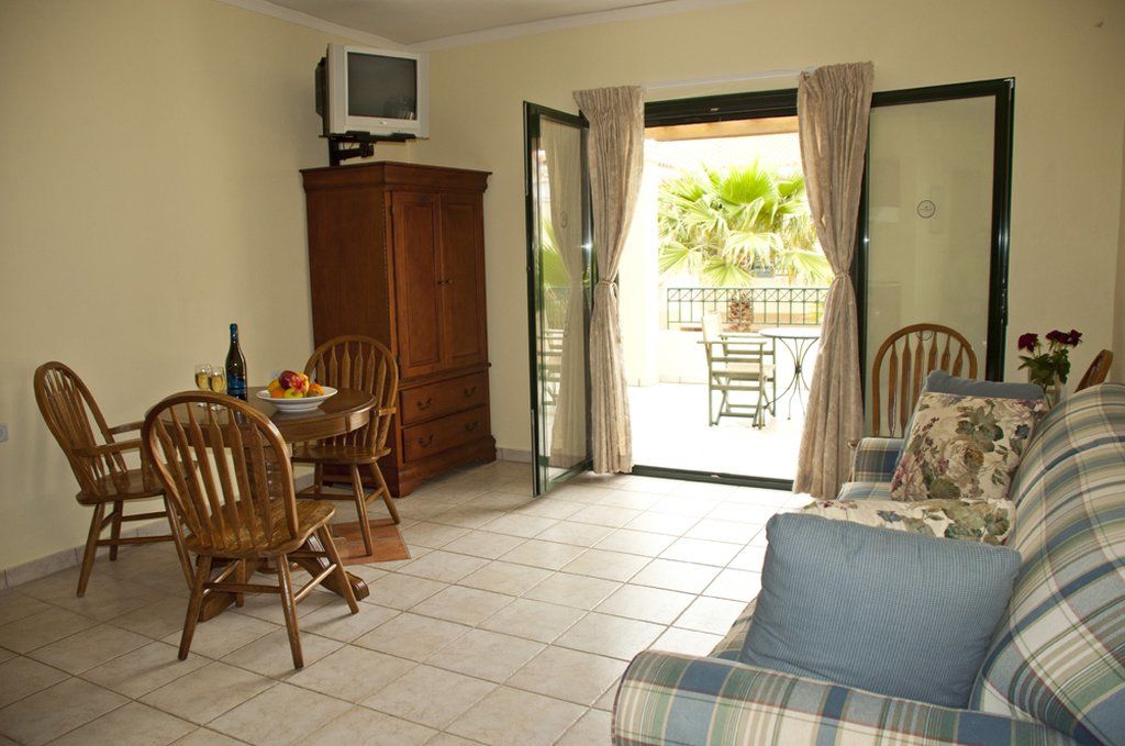 Messina Resort Hotel Kyparissia Bagian luar foto