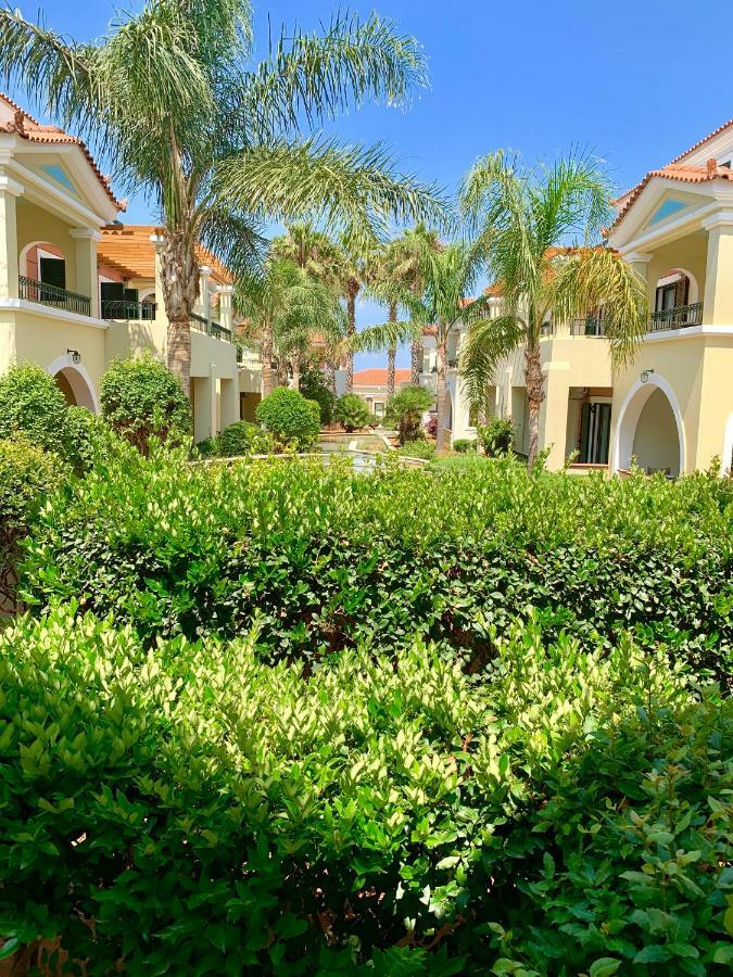 Messina Resort Hotel Kyparissia Bagian luar foto